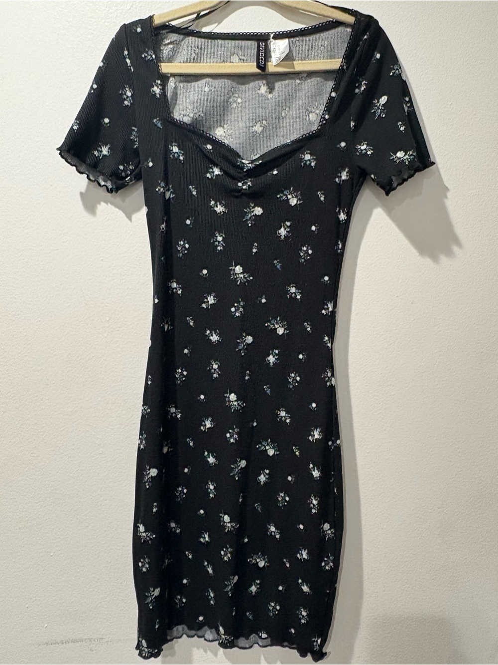 Black Floral Lettuce-Edge Midi Dress NWOT